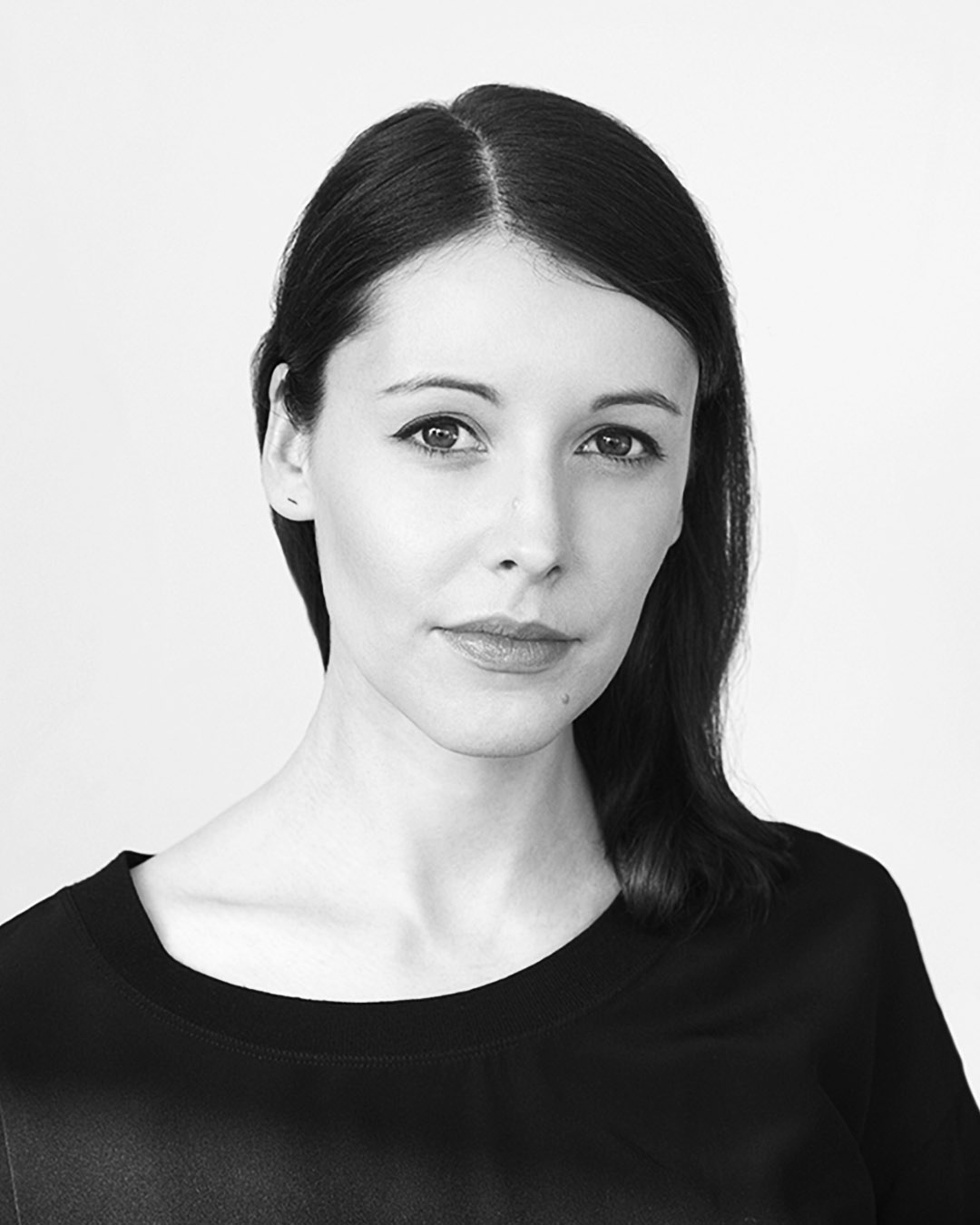 zoe mowat profile