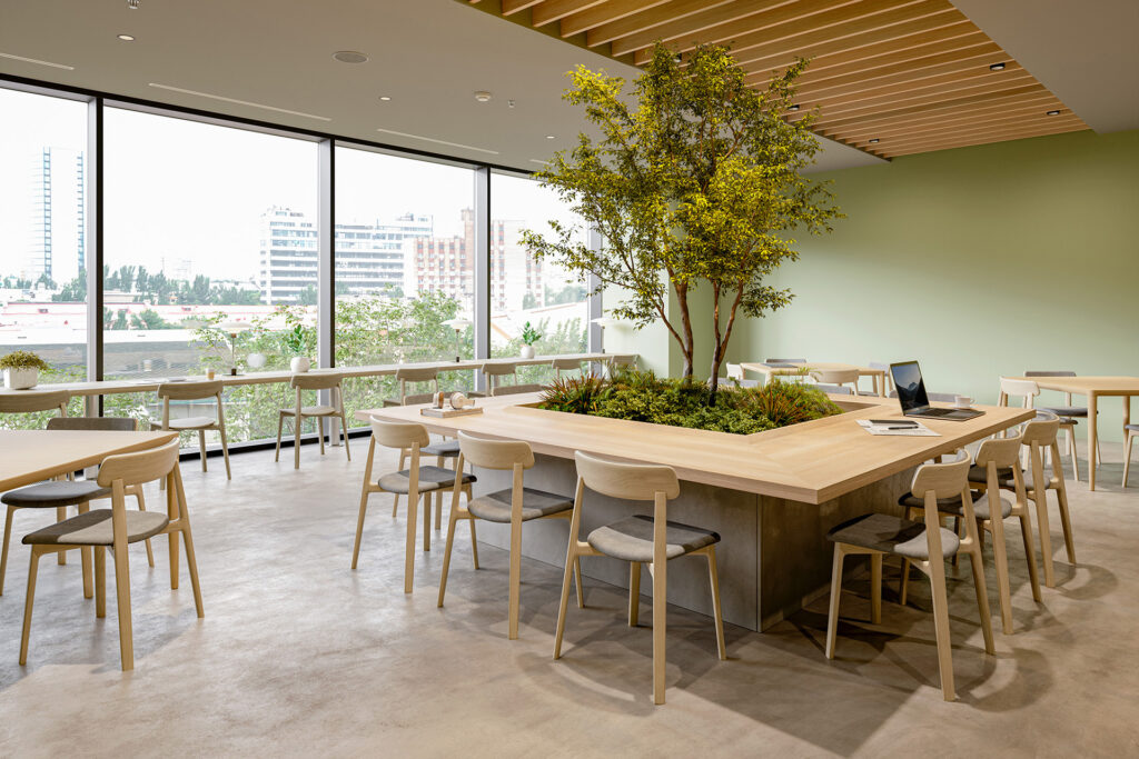 Aatos Chair - designFARM - Authentic Furniture, Lighting & Accessories