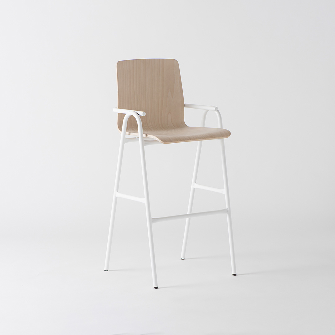 dowel jones full hurdle high chair product 1