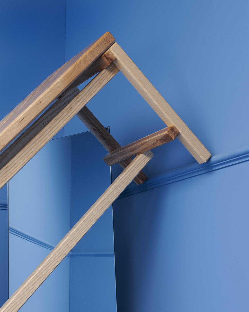 dowel jones tim ber bench lifestyle 1