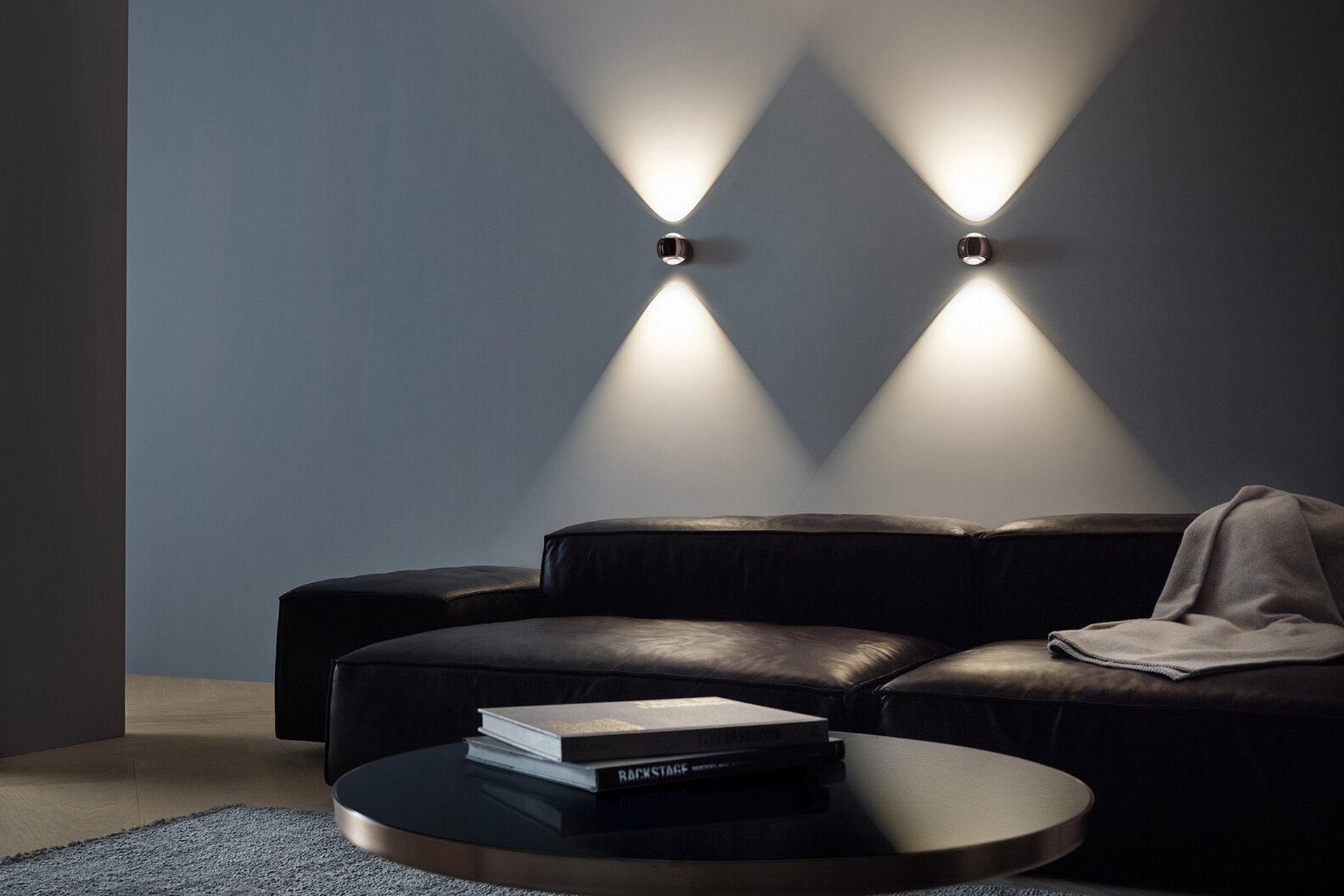 occhio io verticale wall luminaire lifestyle 1