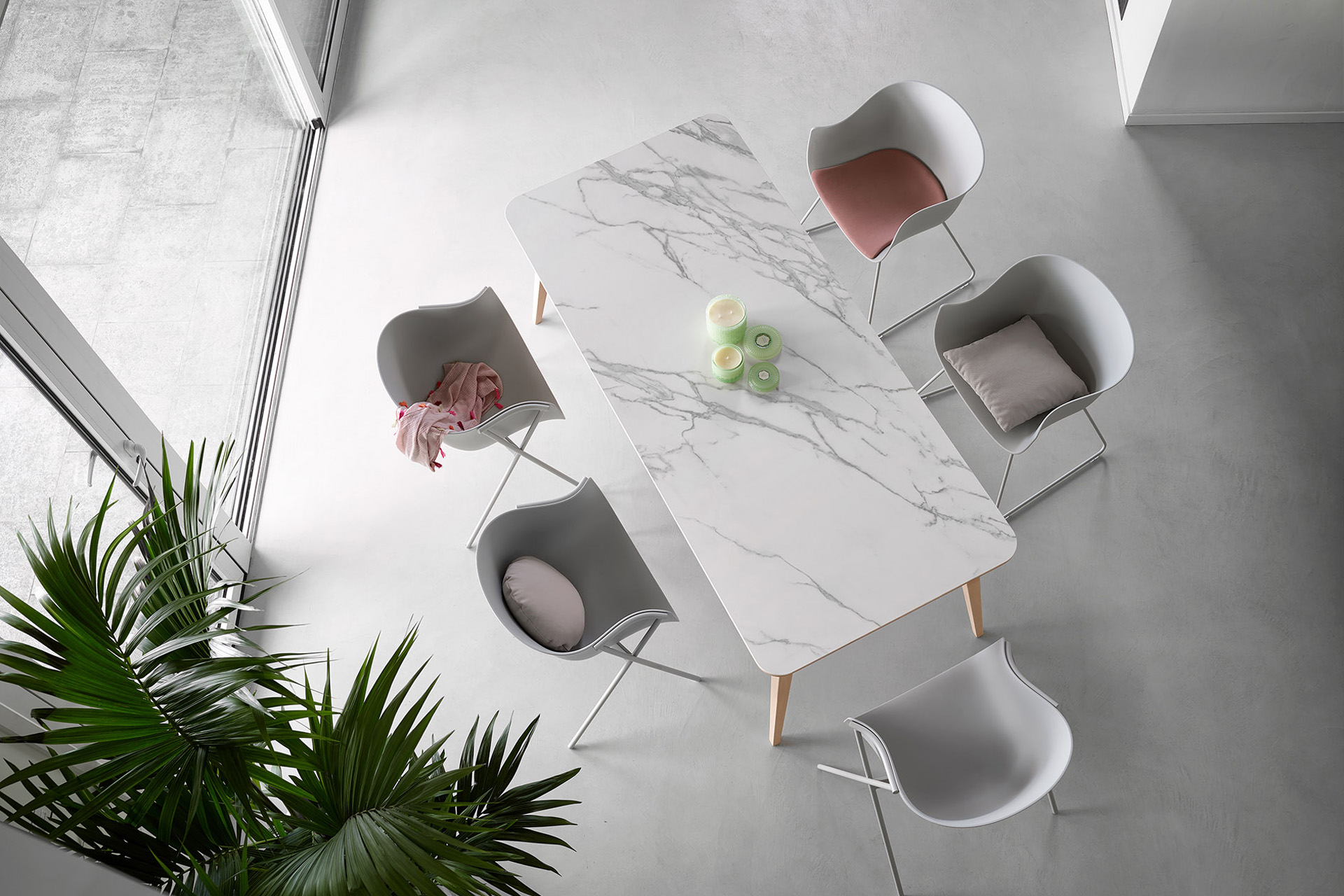 ondarreta bob 100 table lifestyle 1
