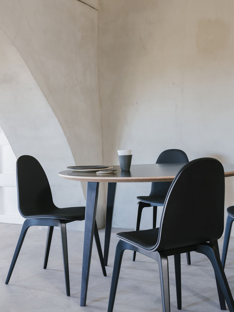 ondarreta bob 75 table lifestyle 1