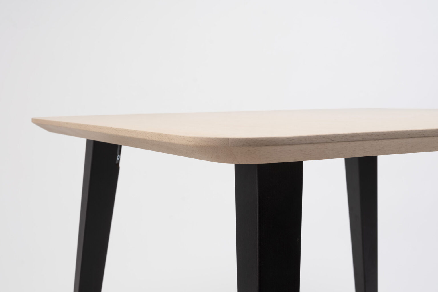 Bob 75 Table - designFARM - Authentic Furniture, Lighting & Accessories