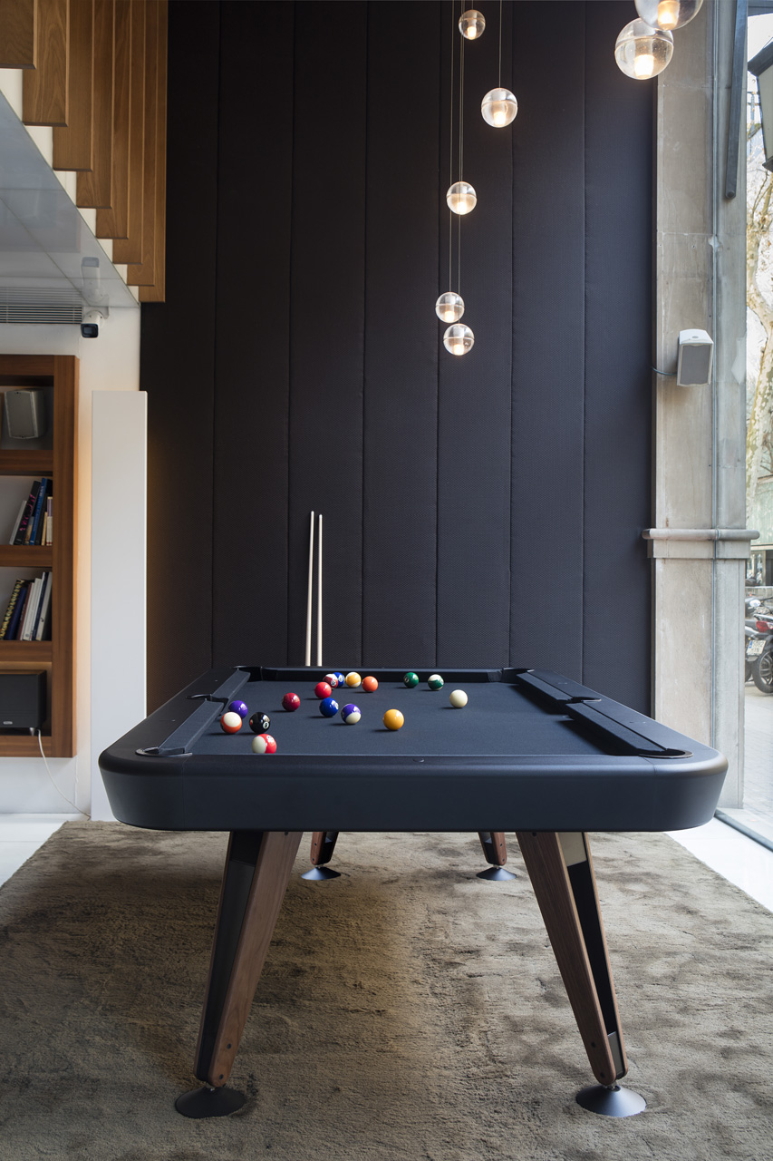 rs barcelona diagonal pool table lifestyle 1