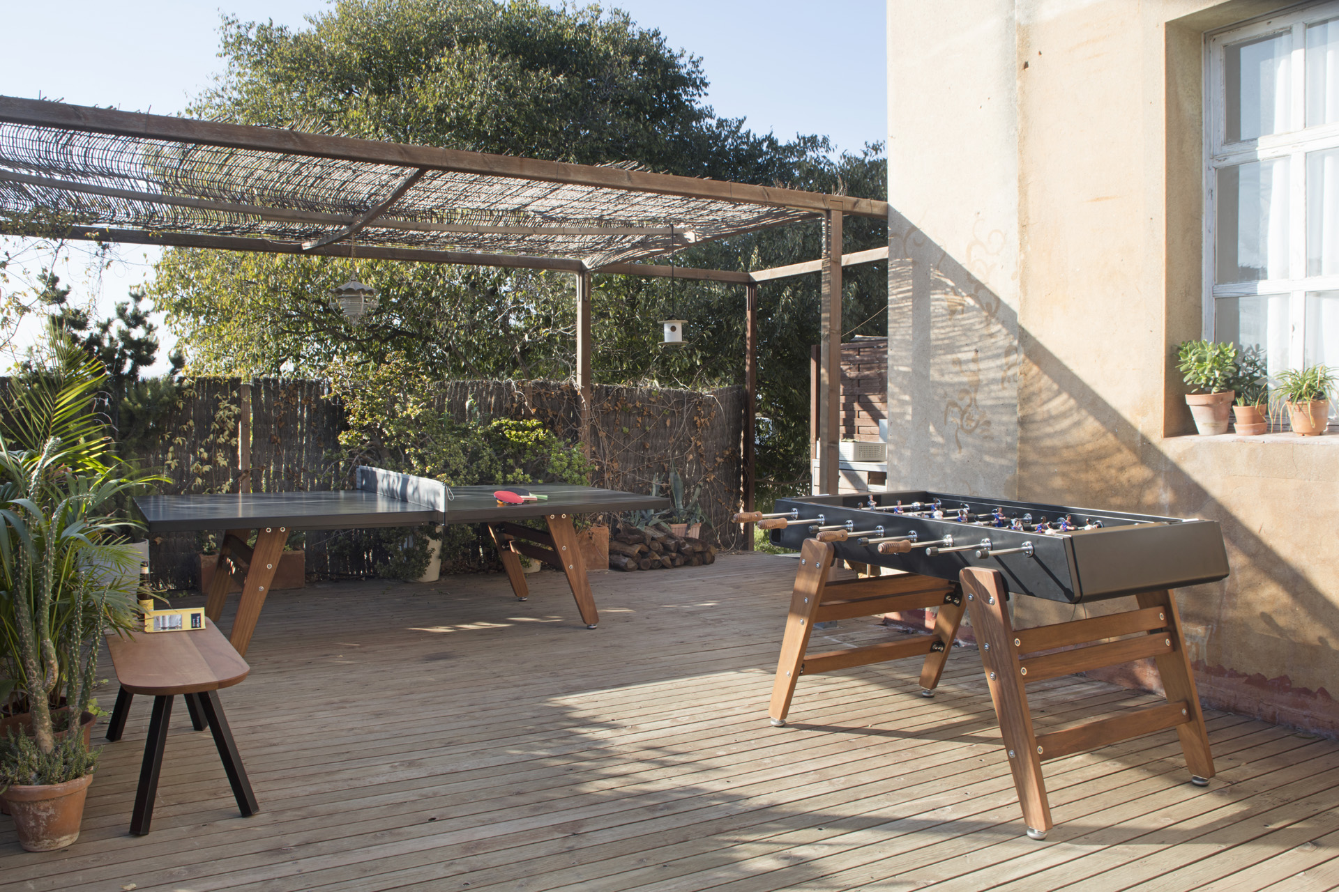 rs barcelona rs stationary ping pong table lifestyle 1