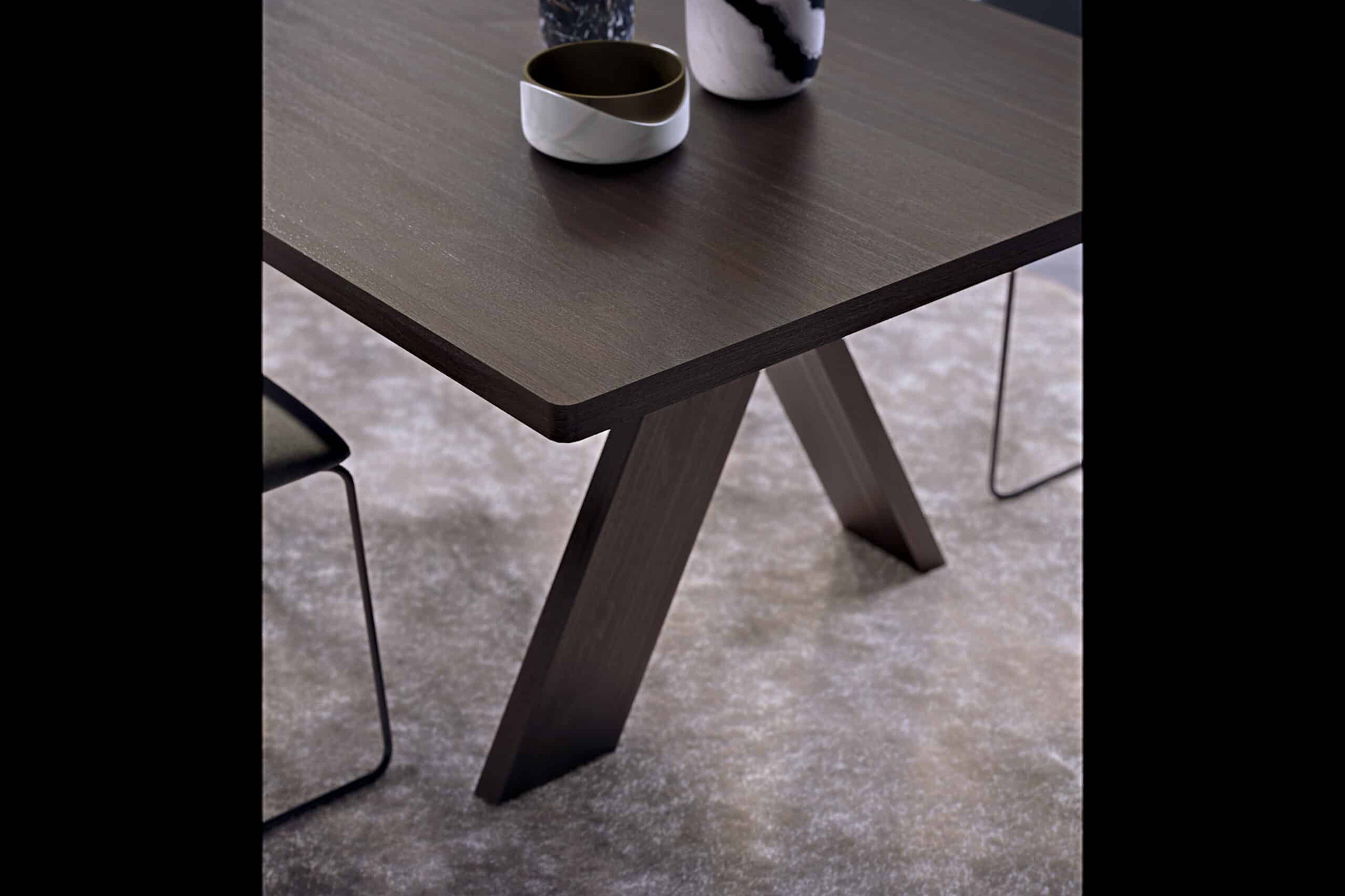 segis artful table lifestyle 1