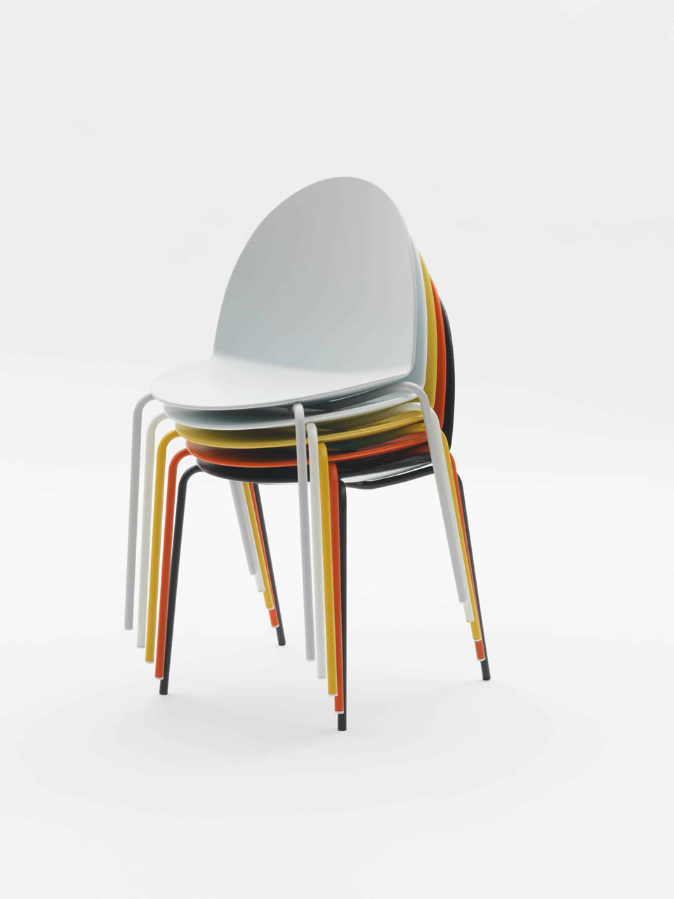 segis camel chair lifestyle 1