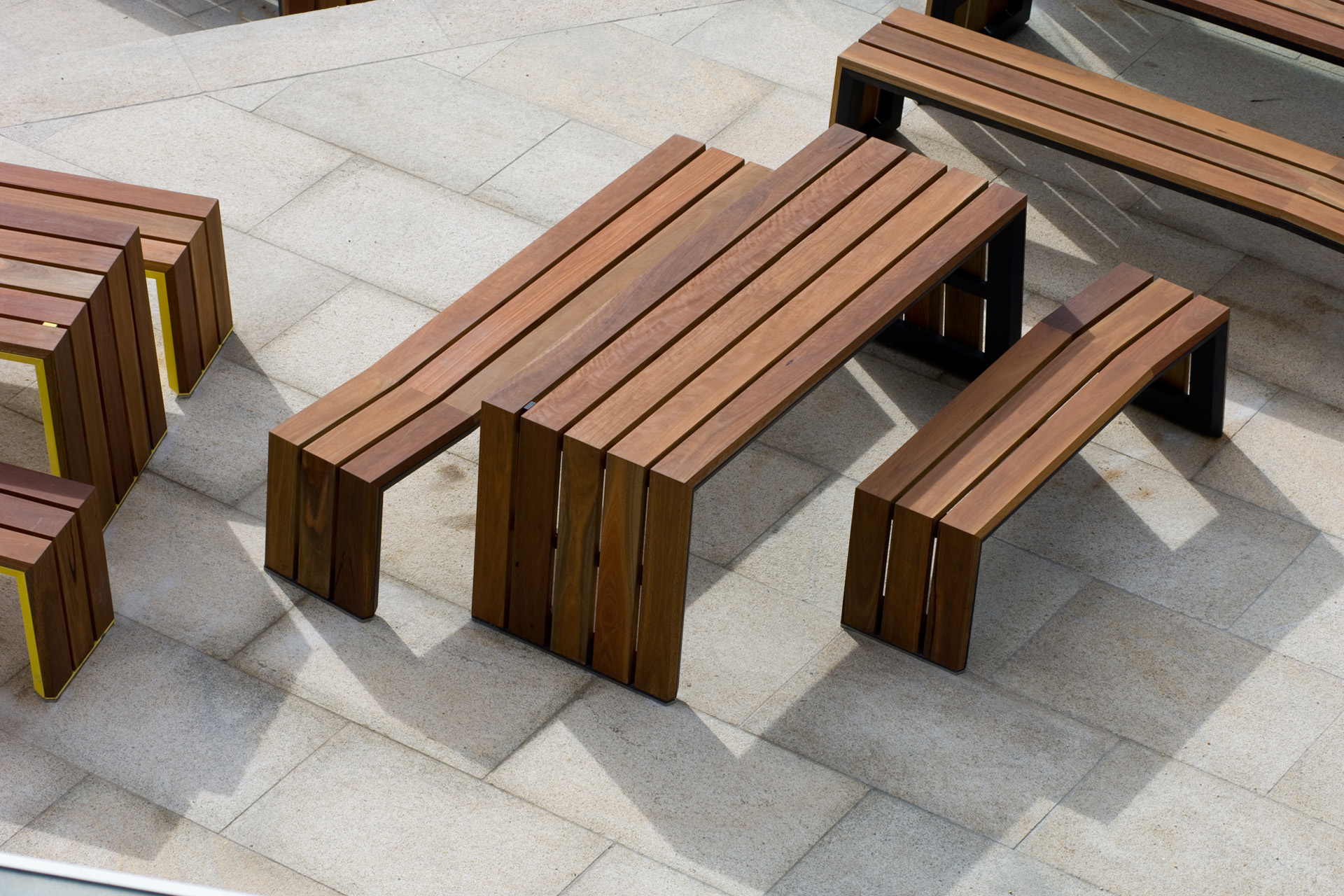 tait kink table lifestyle 1