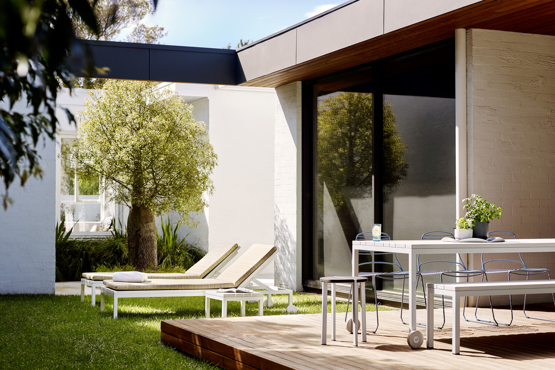 tait linear bench lifestyle 1