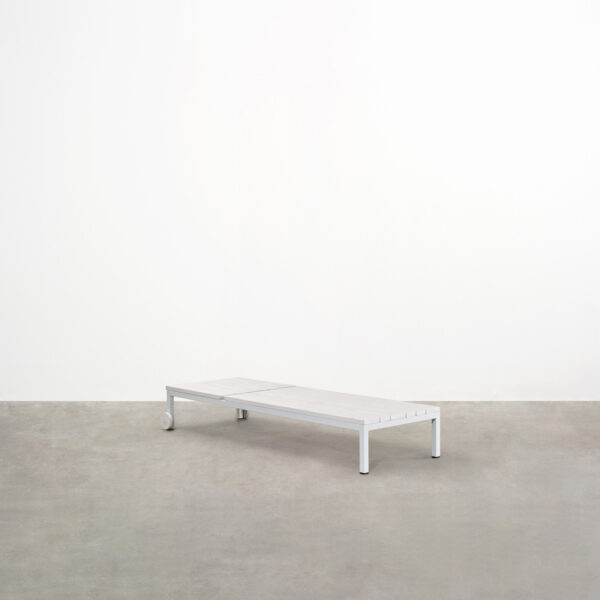 tait linear sunlounge product 1