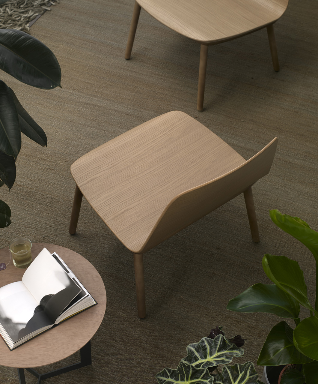 treku bisell lounge chair lifestyle 1