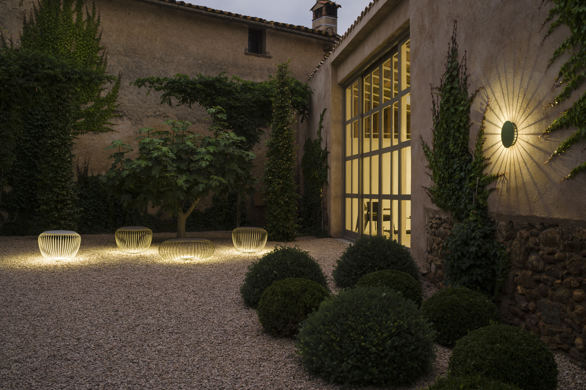vibia meridiano wall lifestyle 1