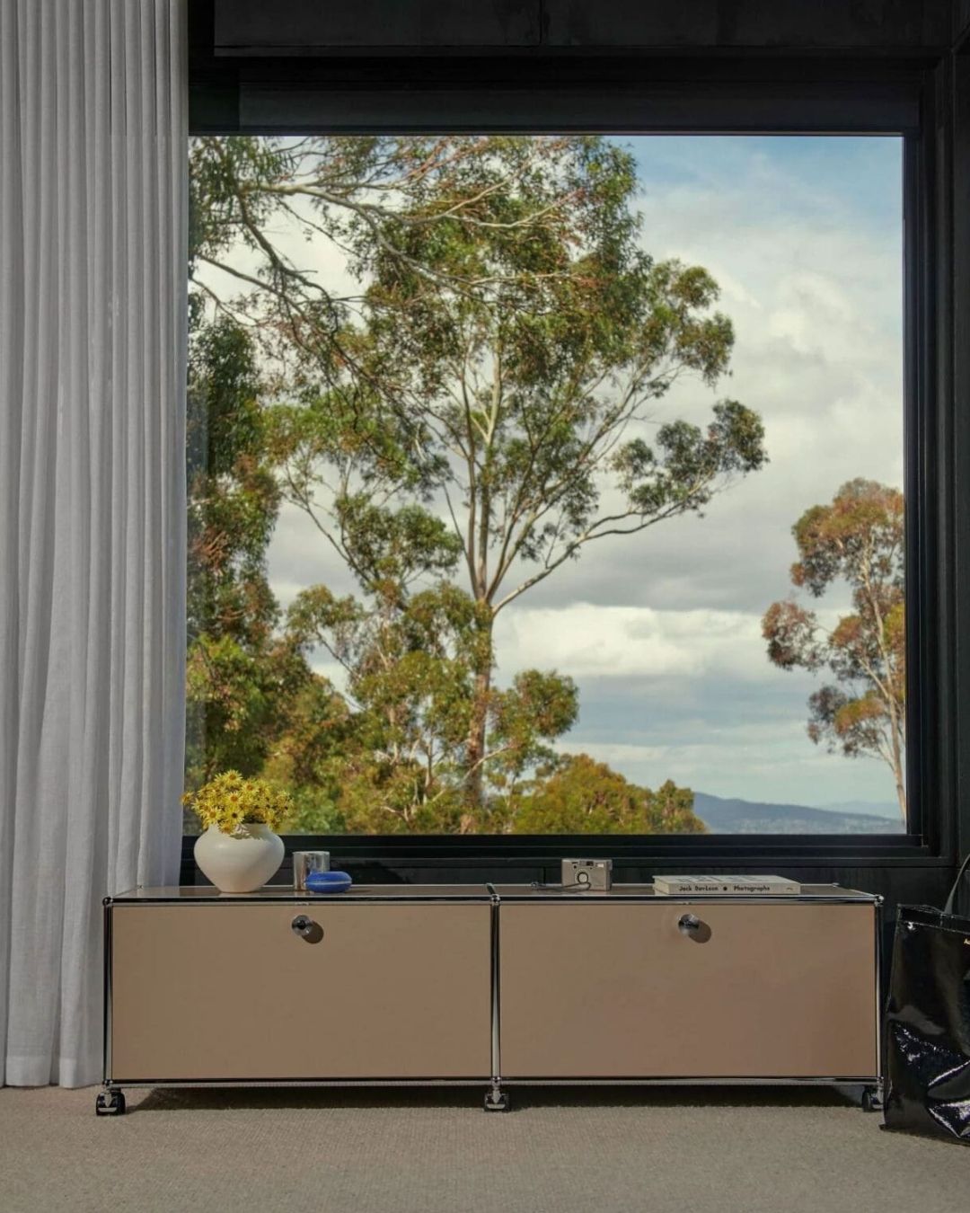 usm haller media unit m61 lifestyle 1