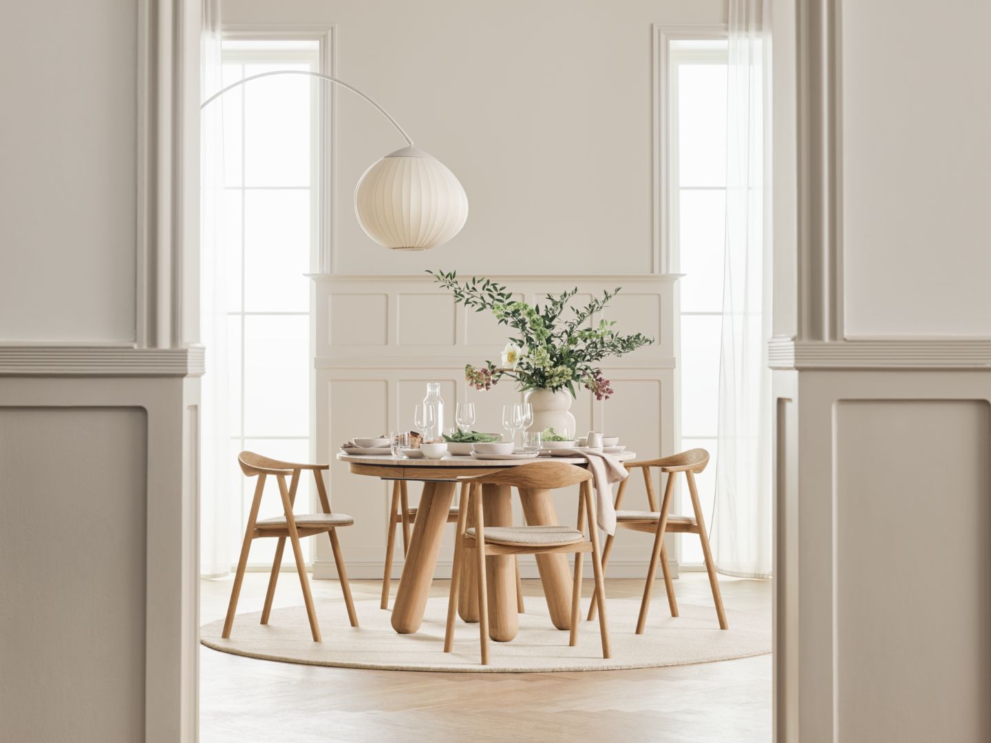 bolia balance dining table lifestyle 1