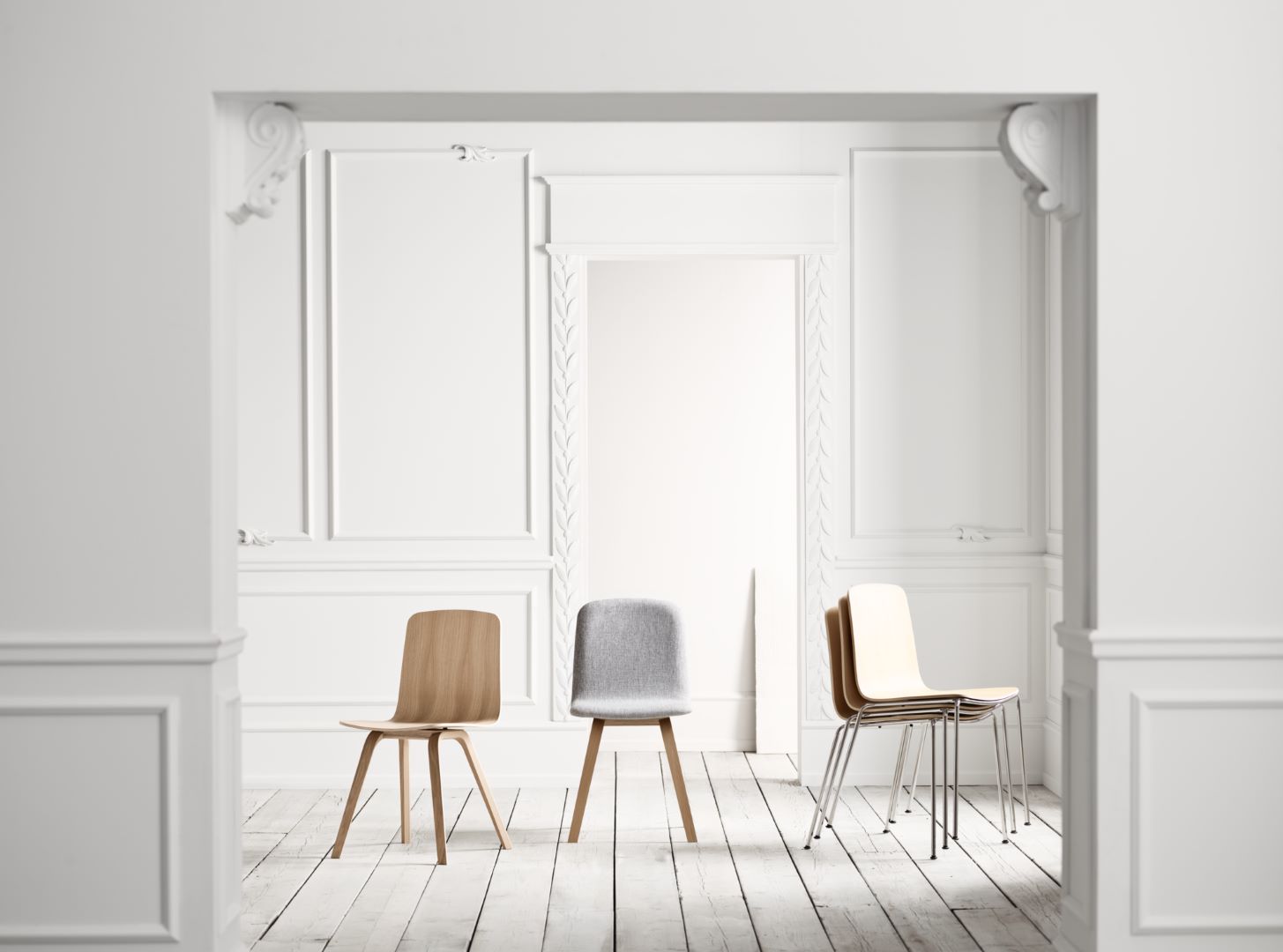 bolia palm chair timber lifestyle 1