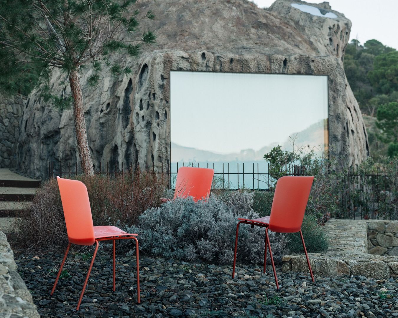 Ondarreta Supra Metal Chair Lifestyle 1