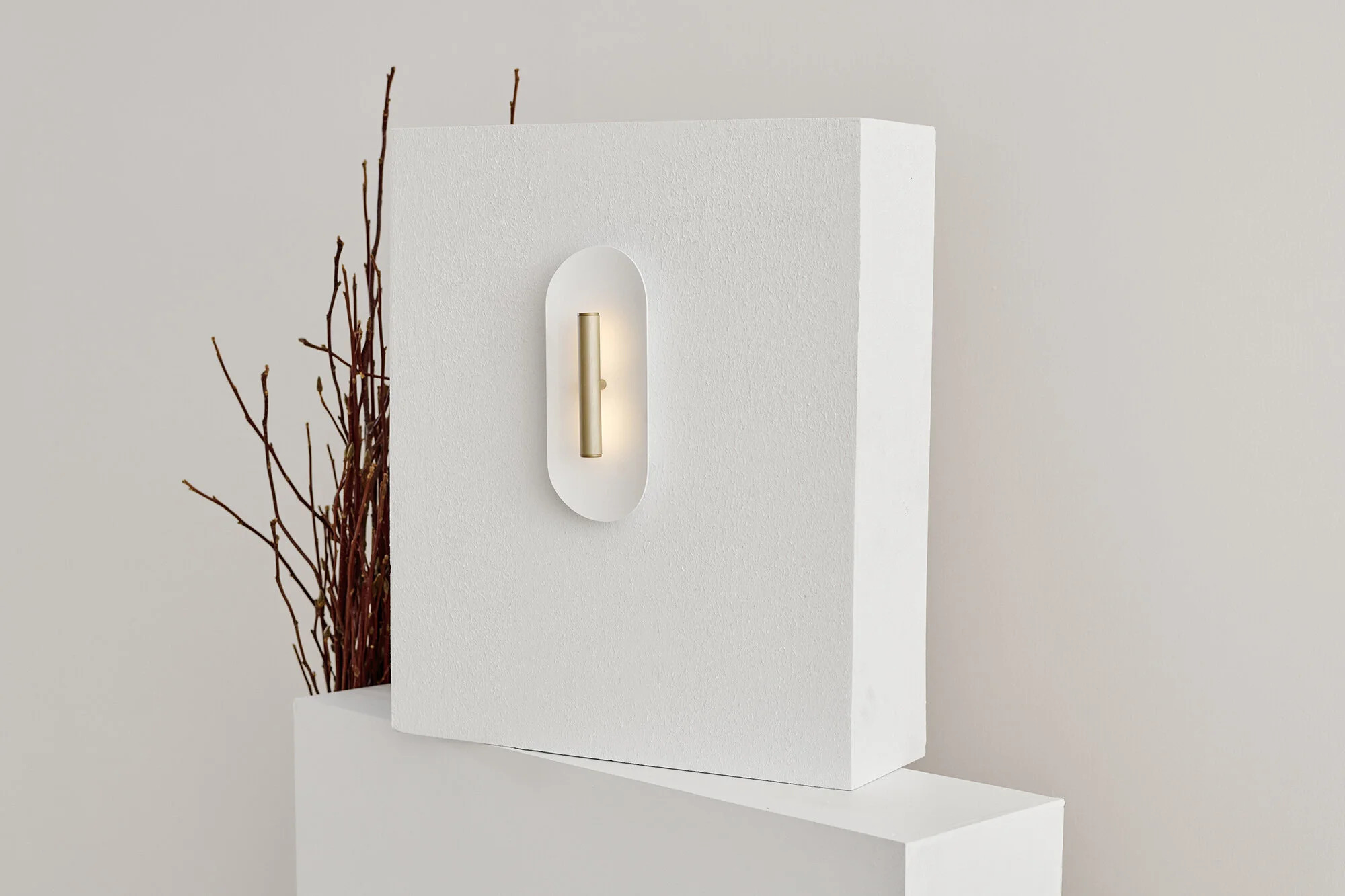 B-TD Reflector Sconce Lifestyle 1