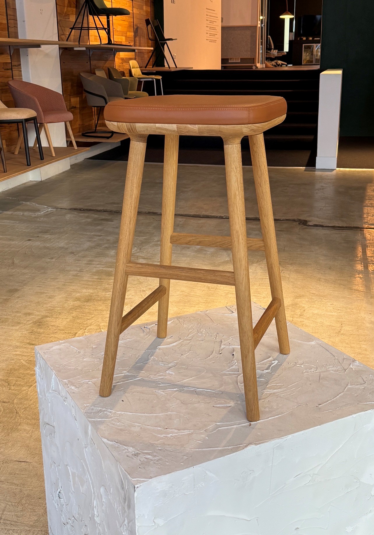 BOLIA - Flor Barstool - 66cmH