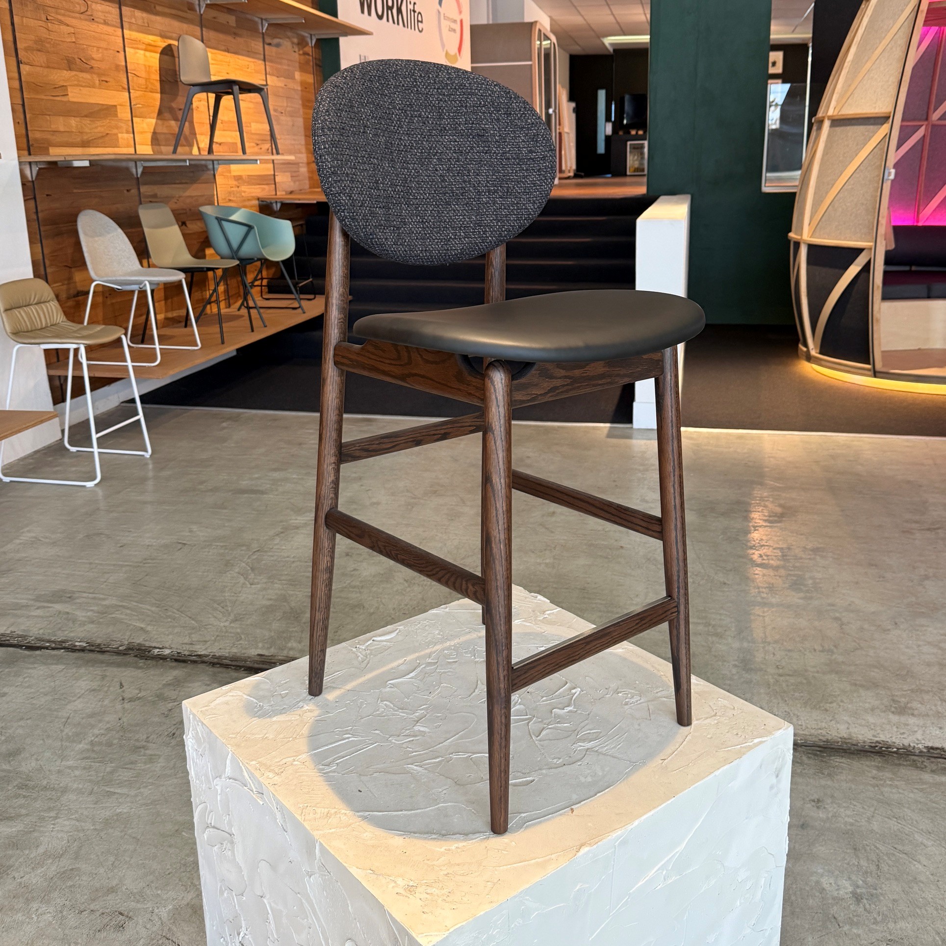 ariake outline stool 650h ariake outline stool 650h